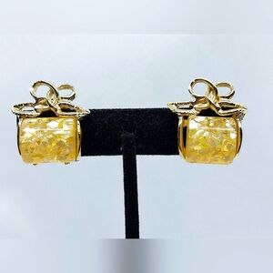 Vintage Lucite Confetti Gold-toned Clip-on Earrings